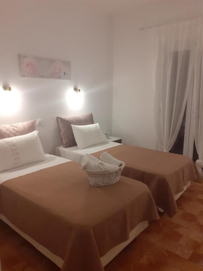 Marili Downstairs Apartments Roda  Exterior photo