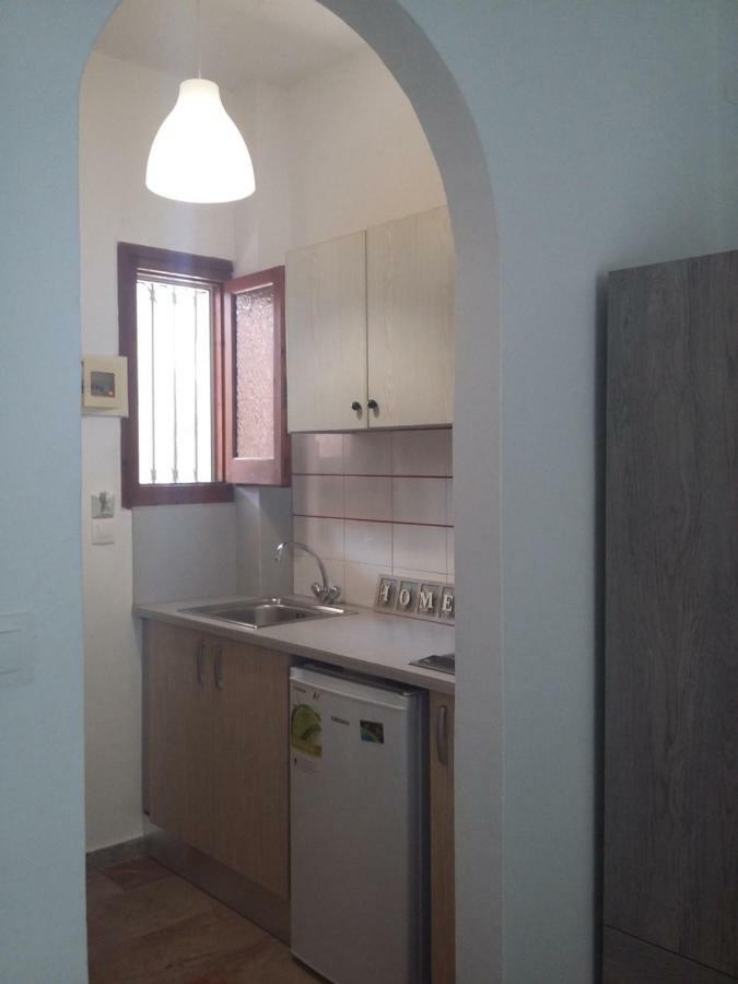 Marili Downstairs Apartments Roda  Exterior photo